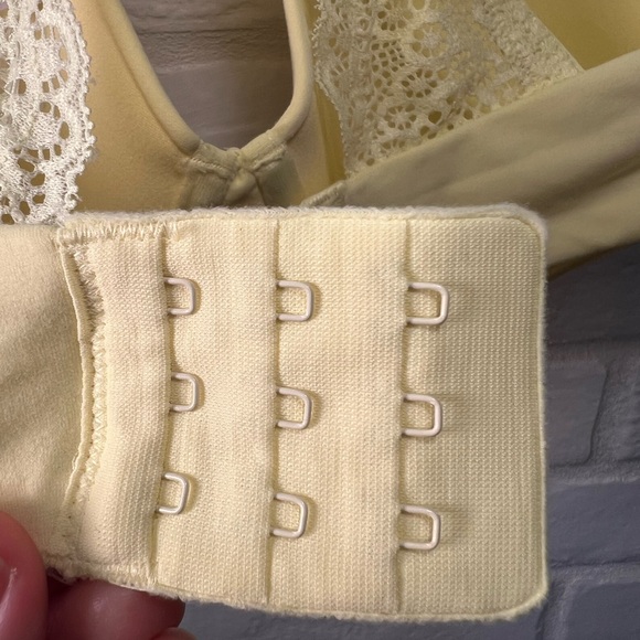 NWT Soma Embraceable Geo Lace
Racerback Lined Bra 34 DDD Lemonade Yellow #0360 - Picture 8 of 14